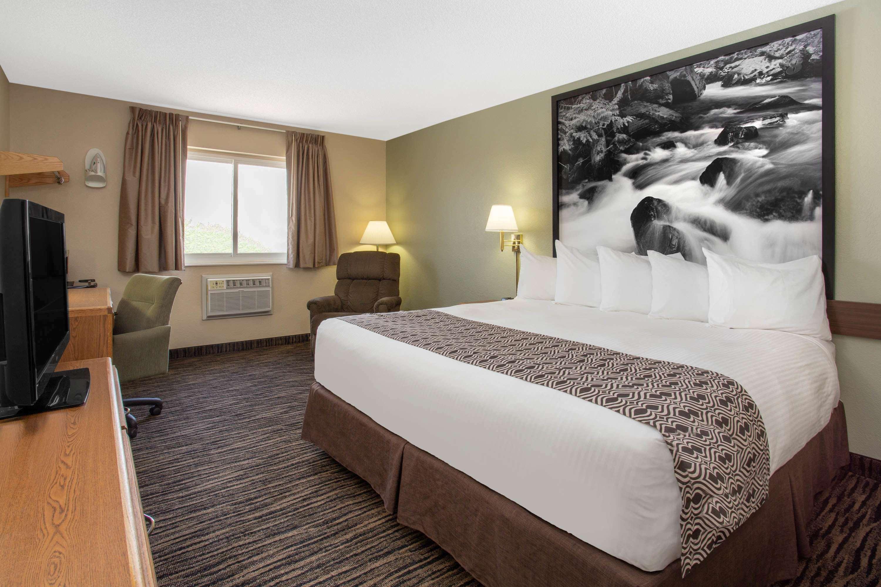 Super 8 By Wyndham Lewistown Hotel Ngoại thất bức ảnh